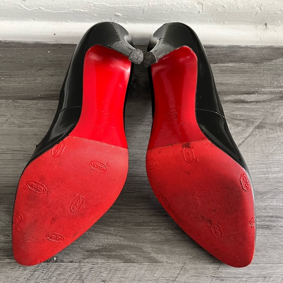 Christian Louboutin Dolly Patent Leather Pump - Picture 5 of 6